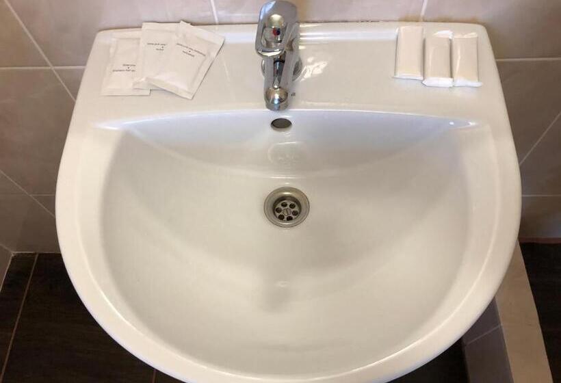 Comfort Kolmen Hengen Huone, Zhuliany City