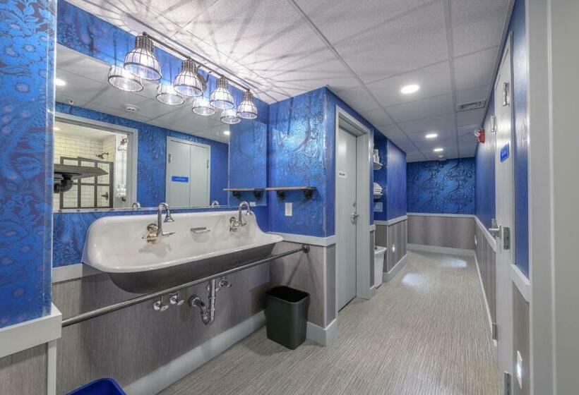 エコノミールーム, Black Elephant Hostel