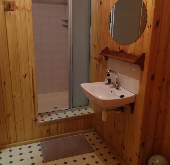 اتاق خانوادگی, Haus Schaaf B&b