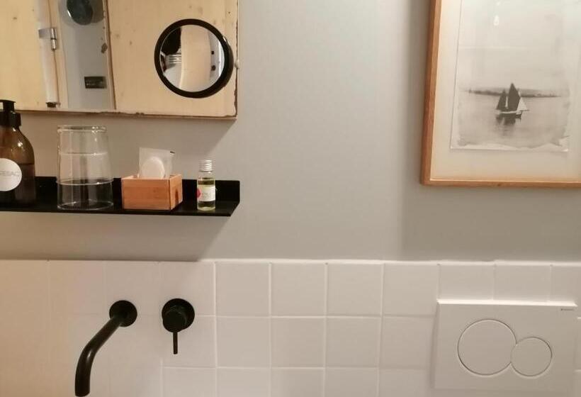 غرفة أساسية, Hevresac Singular & Small