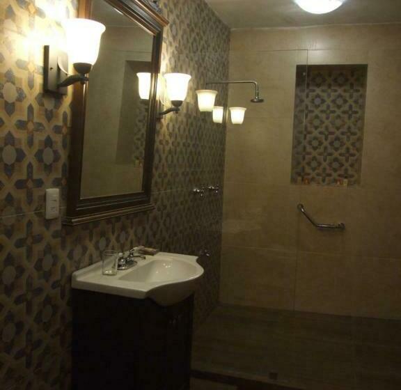 キングサイズベッドのスタンダードルーム, Izamal Plaza