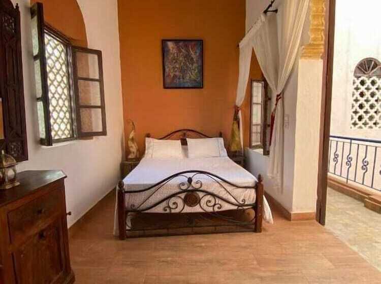 سوییت لوکس, Riad Jbara