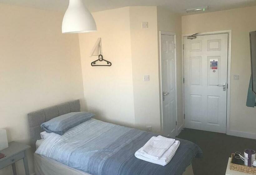 Quarto Estandar, The Straw Bear