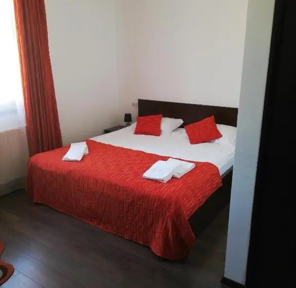 Perhehuone, Pensiunea Casa Zece