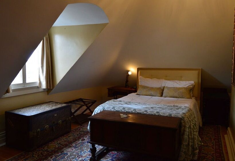 豪华房间, 300 Clifton