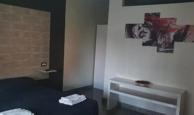 スタンダード４人部屋, Lalunanera