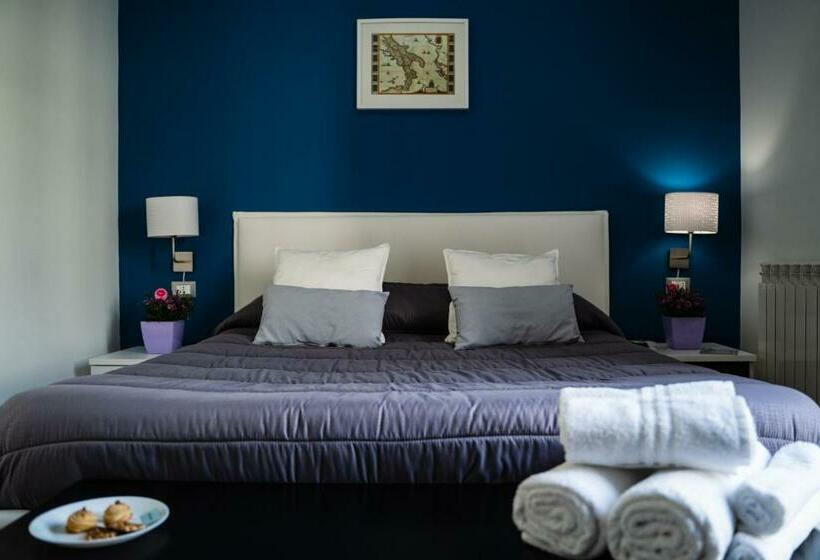 Трехместный Номер Стандарт с Балконом, Le Due Sicilie B&b