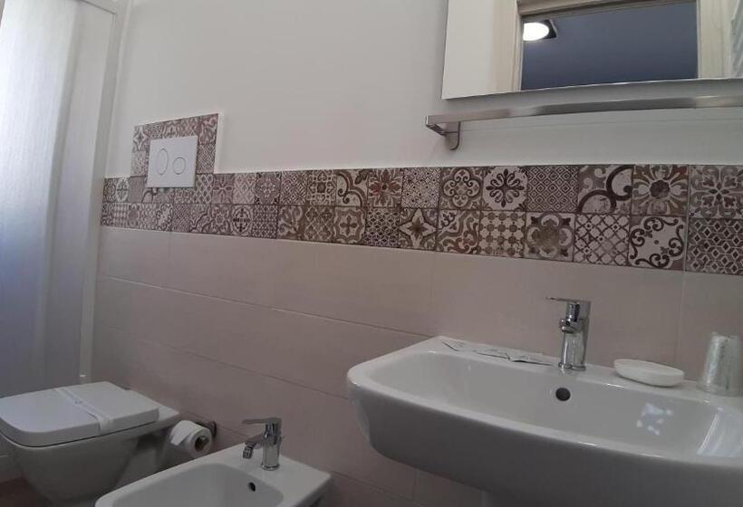 Трехместный Номер Стандарт с Балконом, Le Due Sicilie B&b