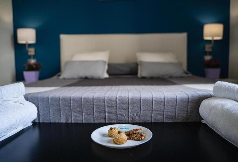 Трехместный Номер Стандарт с Балконом, Le Due Sicilie B&b