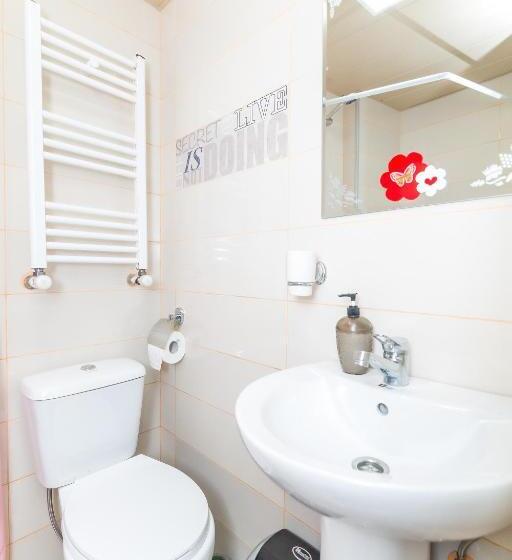 اتاق استاندارد سه نفره, Guest House Poligloti