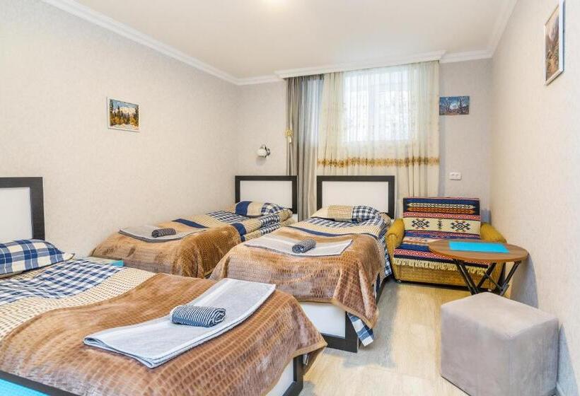 اتاق استاندارد سه نفره, Guest House Poligloti