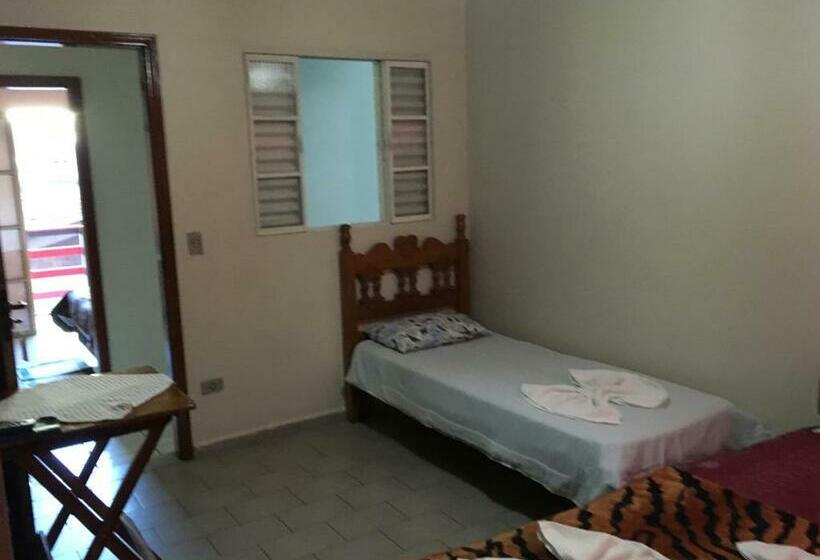 Quarto Triplo Economy, Pousada Nihhon