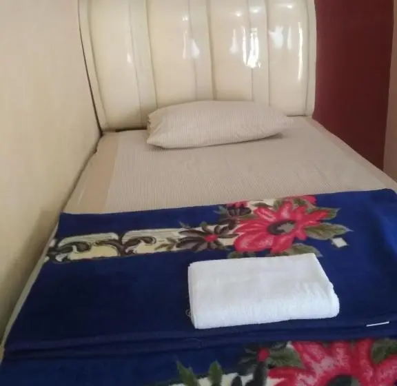 Standard Yhden Hengen Huone, Sapo Karo Rest House