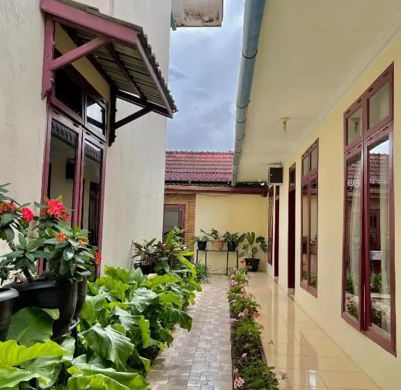 Standard Yhden Hengen Huone, Sapo Karo Rest House