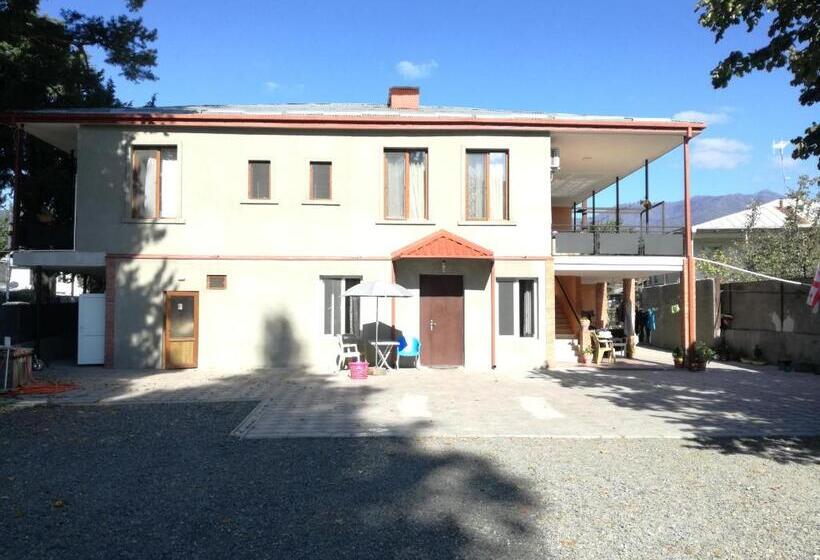 اتاق استاندارد سه نفره, Guest House Kakheti