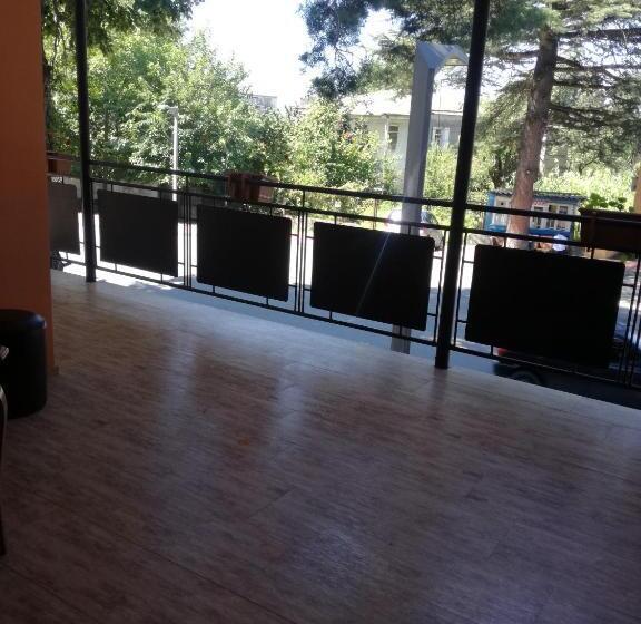 اتاق استاندارد سه نفره, Guest House Kakheti