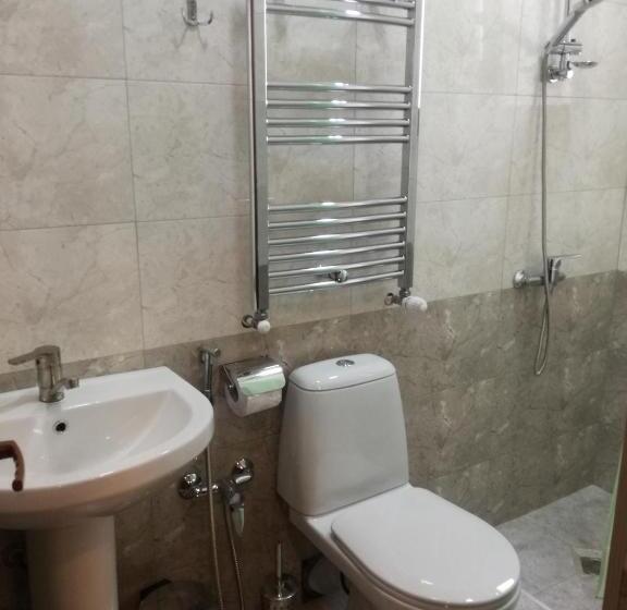 اتاق استاندارد سه نفره, Guest House Kakheti