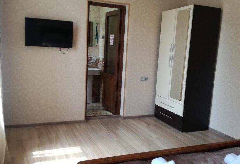 اتاق استاندارد چهار تخته, Guest House Kakheti