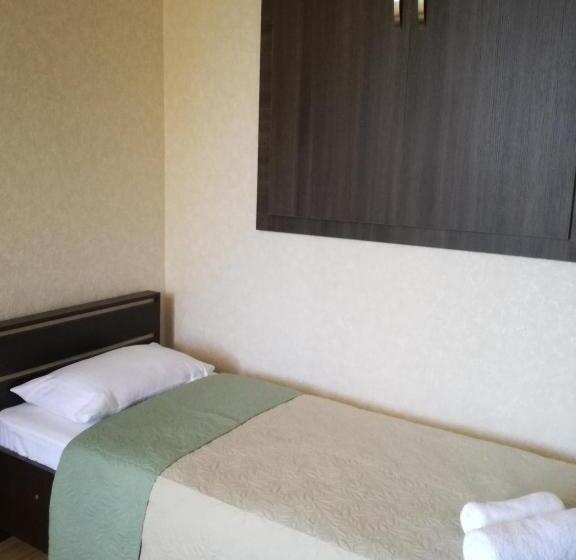 اتاق استاندارد چهار تخته, Guest House Kakheti