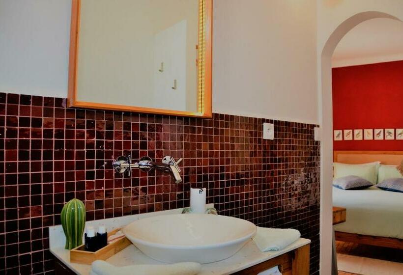 اتاق سوپریور, Dar Korsan