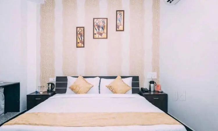 デラックスルーム, Suraj Palace