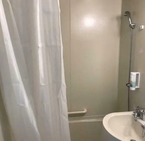 Basic Yhden Hengen Huone, Toyoko Inn Marseille Saint Charles
