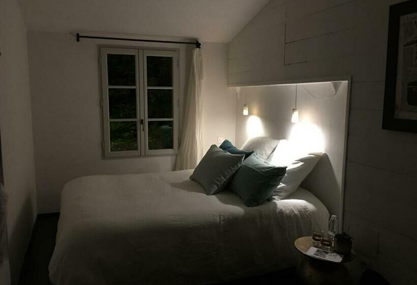 غرفة قياسية, Les Clés D Ars