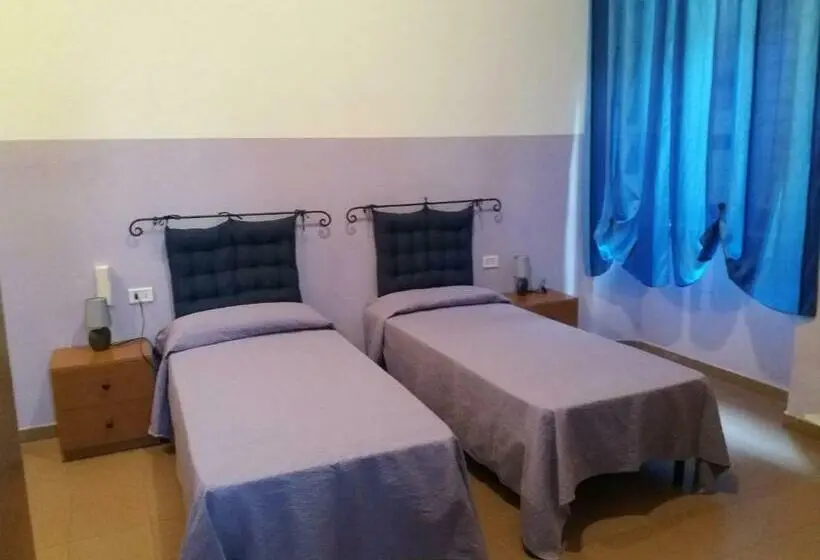 Standard-invahuone, Ostello Ortensi