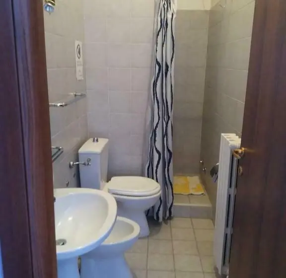 Standard-invahuone, Ostello Ortensi