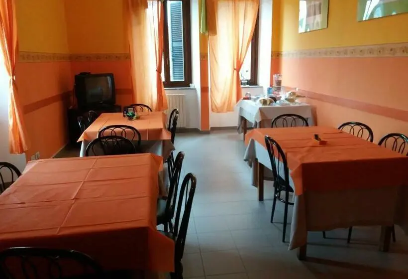 Economy-huone, Ostello Ortensi