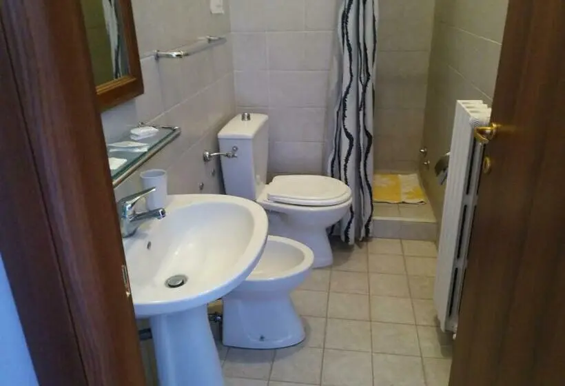 Standard Neljän Hengen Huone, Ostello Ortensi