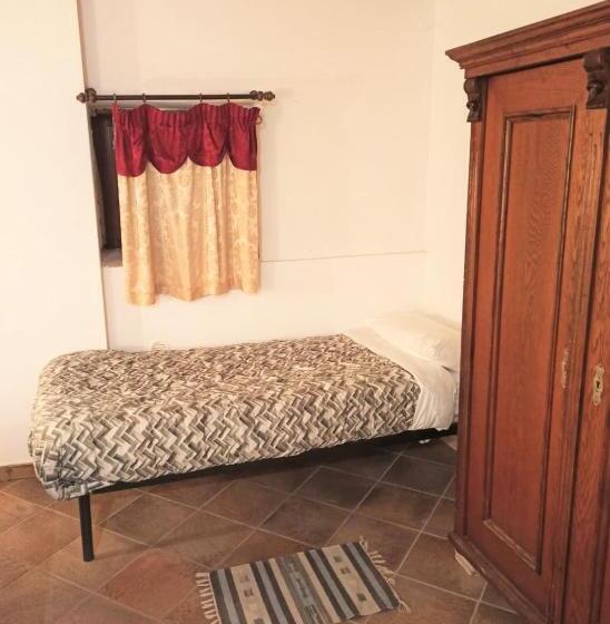 اتاق خانوادگی, I Templari