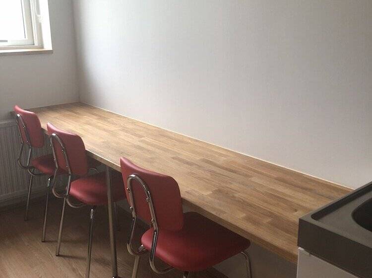Economy Quadruple Room, Kirkjufell Guesthouse And Apartments