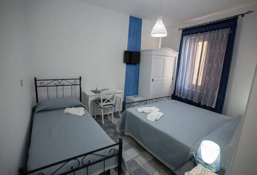 Klassiskt Trippelrum, Coraje Room & Breakfast