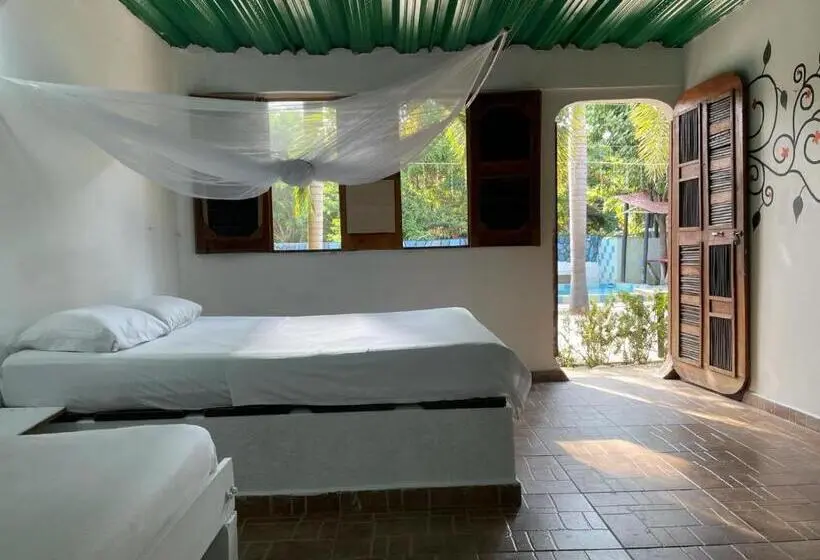 スタンダードルーム, Hostal Luz De Luna