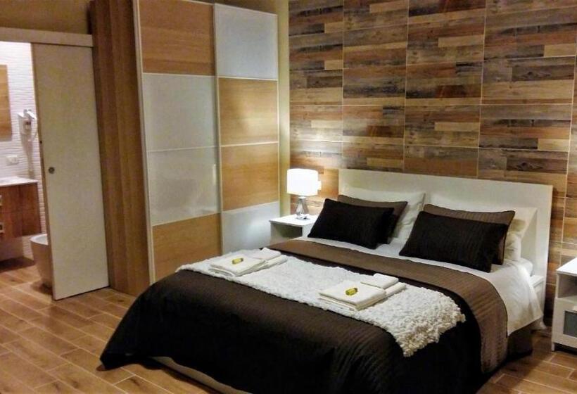 اتاق استاندارد سه نفره, Pisa City Lodge