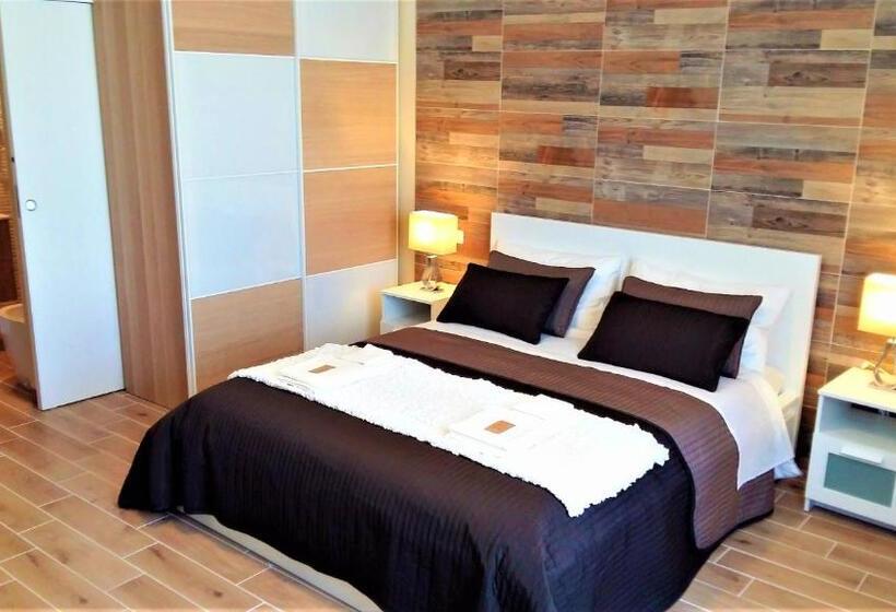 اتاق استاندارد سه نفره, Pisa City Lodge