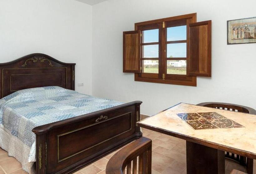 Полулюкс Одноместный с Террасой, Finca Isolina Hotel Boutique   Adults Recommended