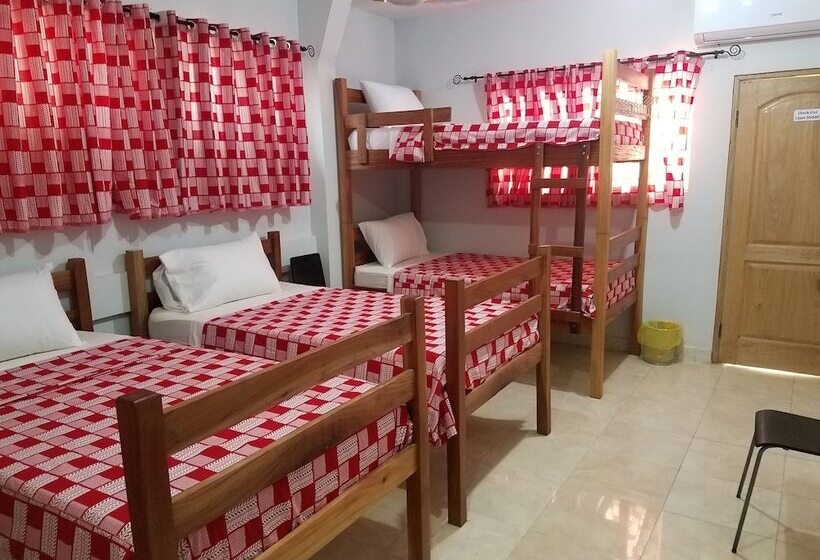 חדר משפחתי, Sharp Guesthouse