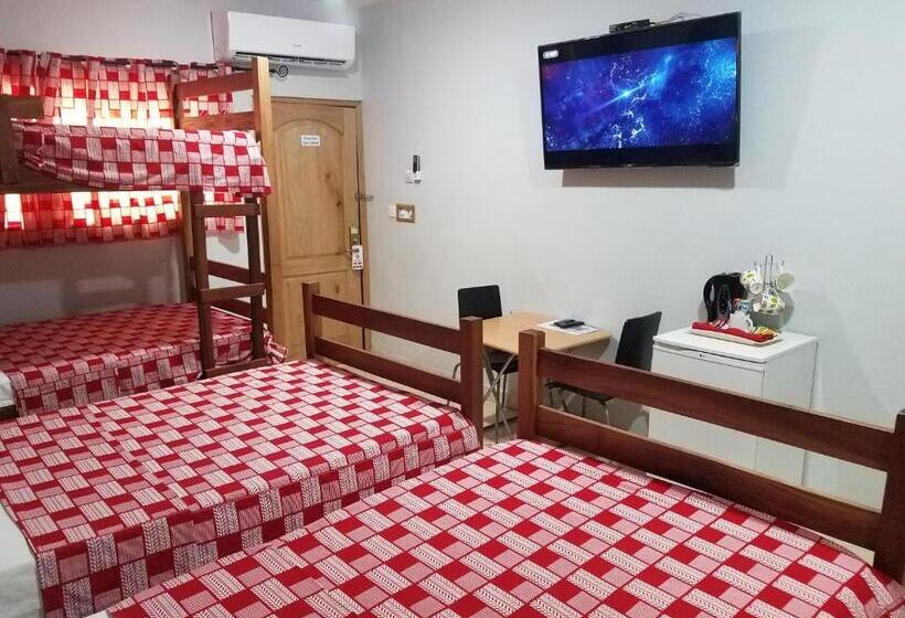 חדר משפחתי, Sharp Guesthouse