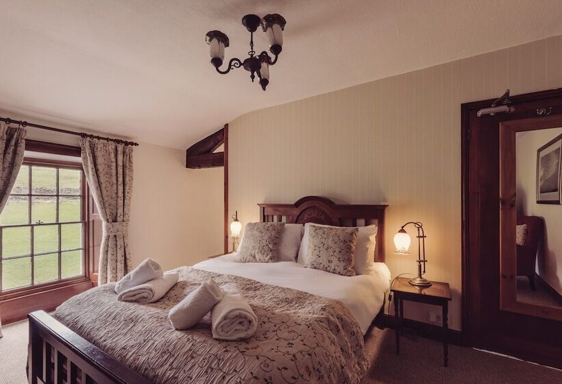 غرفة عائلية, Bank Ground Farm