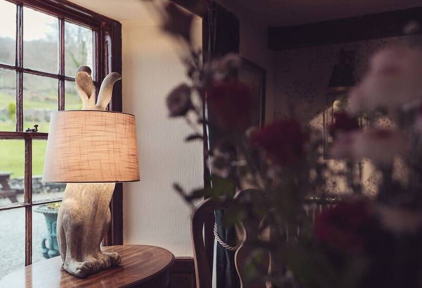 غرفة عائلية, Bank Ground Farm