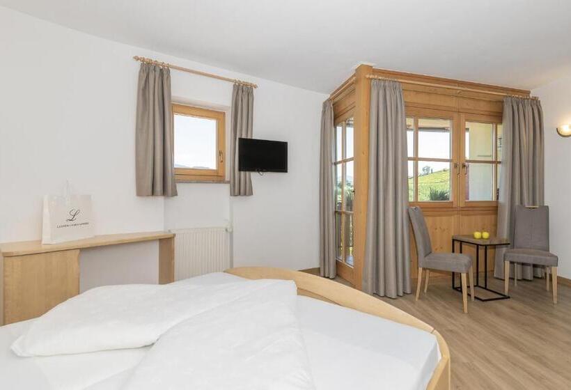 标准间带阳台, Lingers Suites & Residence