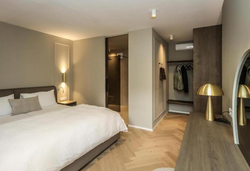 Апартаменты Deluxe 1 Спальня, Lingers Suites & Residence