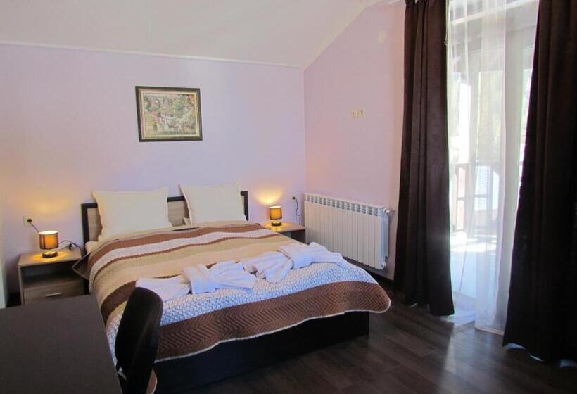 Семейный Номер, Bavaria House