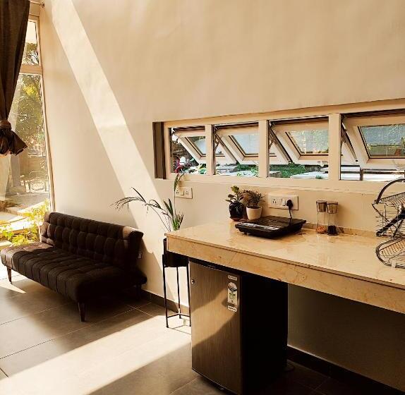 סטודיו דלוקס, Indian Culture