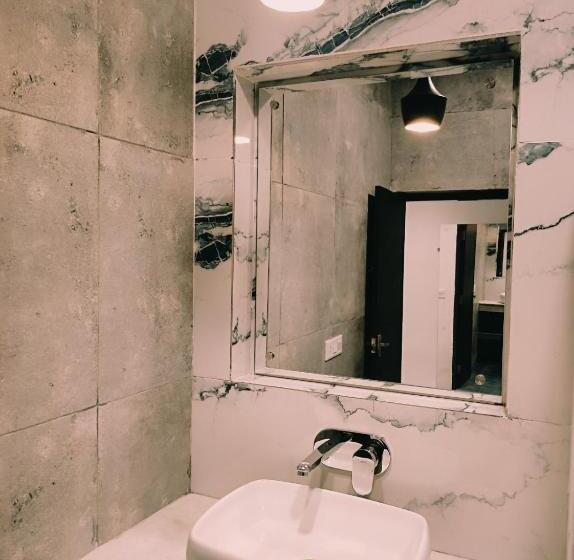 חדר דלוקס, Indian Culture