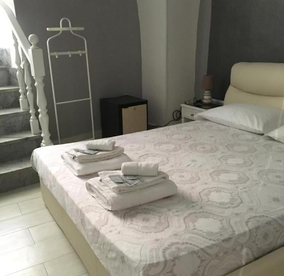 Номер Deluxe Кровать Кинг, Almayer Al Duomo