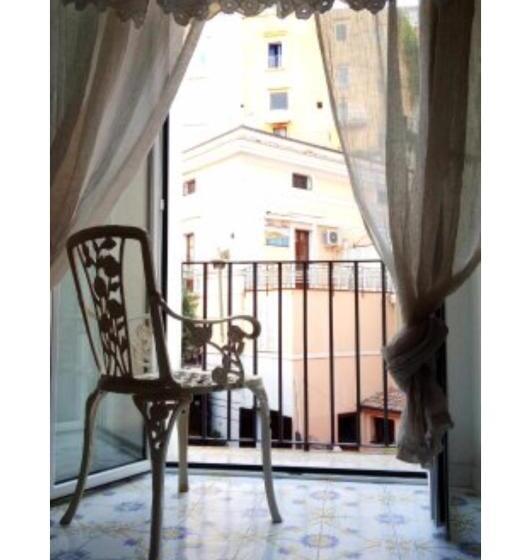 اتاق لوکس با تخت بزرگ, Almayer Al Duomo
