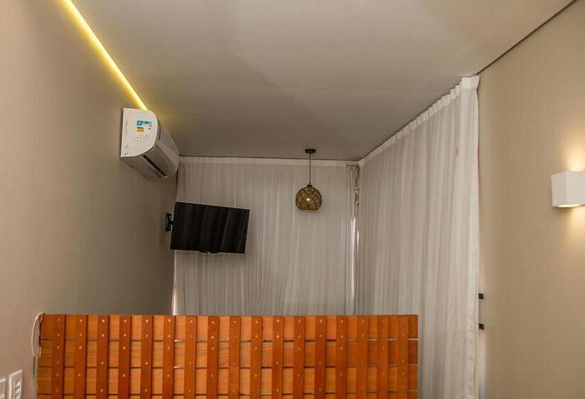 オーシャンビューデラックススイート, Surfcore House